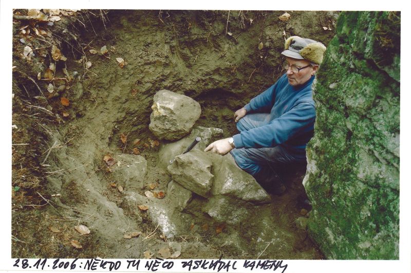 Arnošt Hloušek a tajemství zaskládané šachty objevené výzkumem Děravky  (2006).